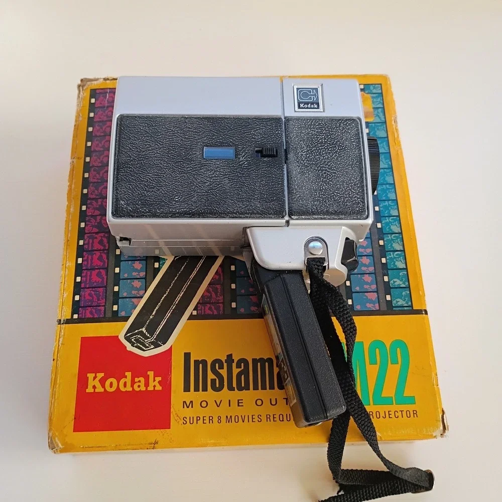 Vintage 1970‎ Kodak M22 Instamatic Super 8 camera Movie Outfit with original box